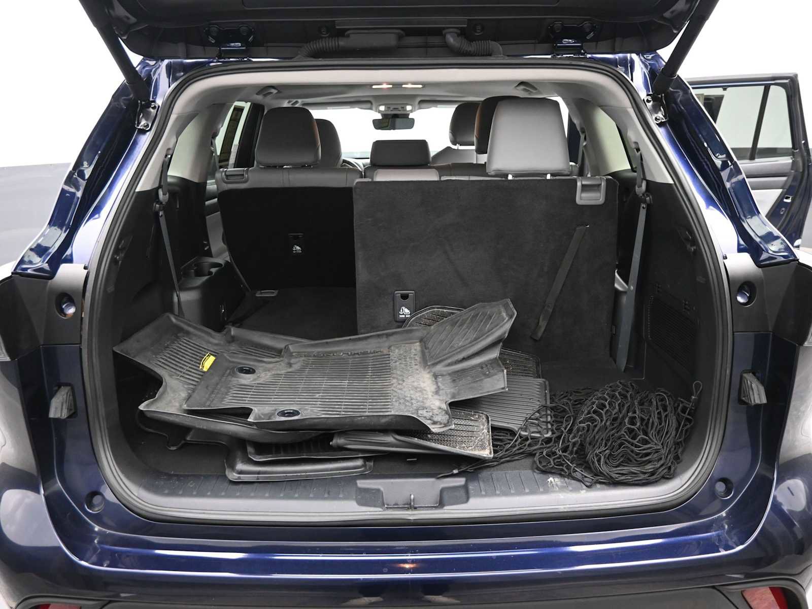 Used 2024 Toyota Highlander XLE image 13