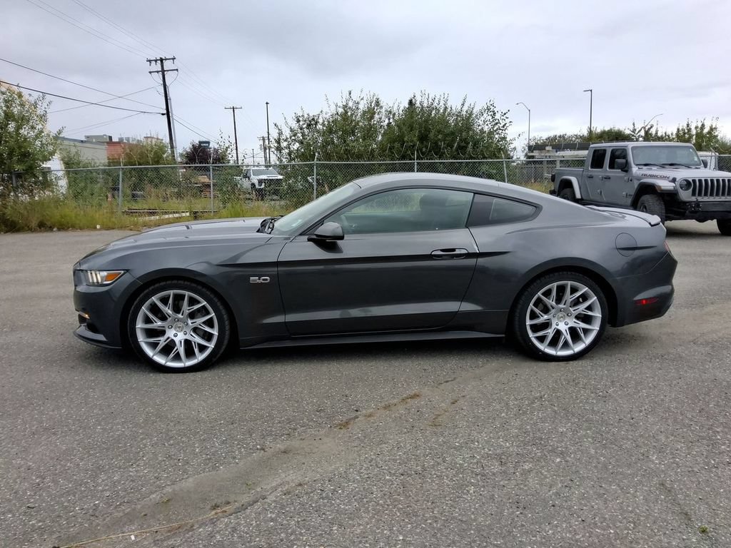 Used 2016 Ford Mustang GT RWD image 5