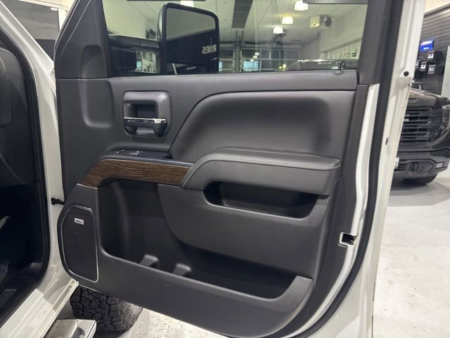 Used 2018 GMC Sierra 2500 Denali w/ Duramax Plus Package AWD/4WD image 36