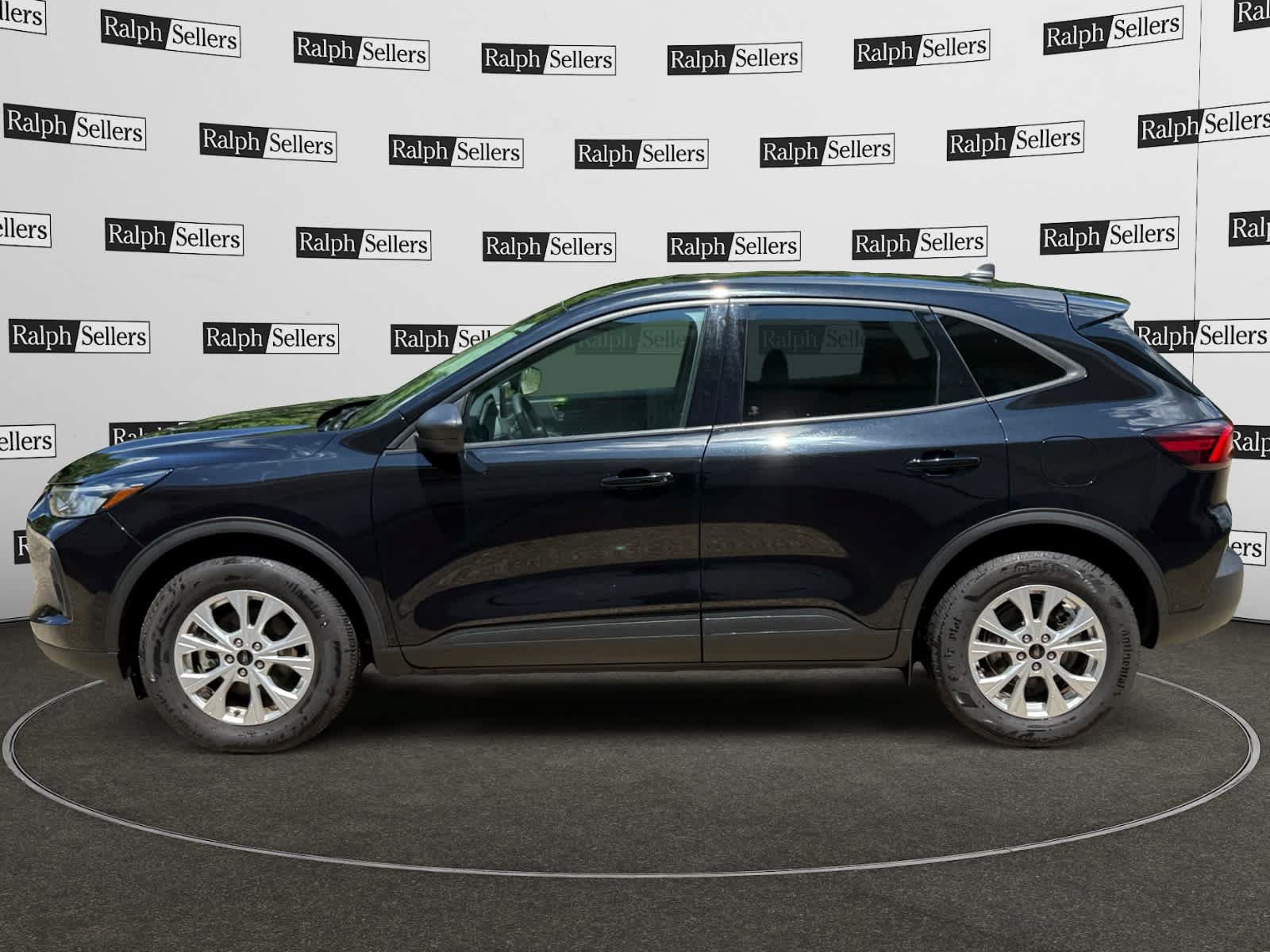 Used 2025 Ford Escape Active AWD/4WD image 3