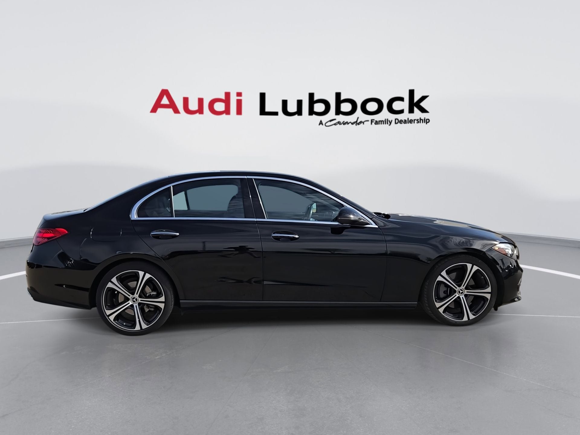Used 2025 Mercedes-Benz C 300 Sedan image 9