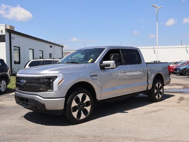 Used 2023 Ford F150 Lightning Platinum AWD/4WD image 3