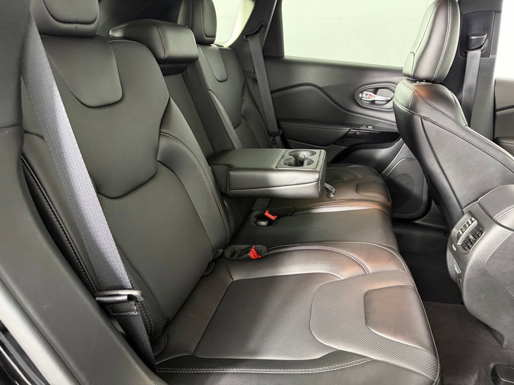 Used 2023 Jeep Cherokee Altitude Lux w/ Mopar Interior Package AWD/4WD image 31