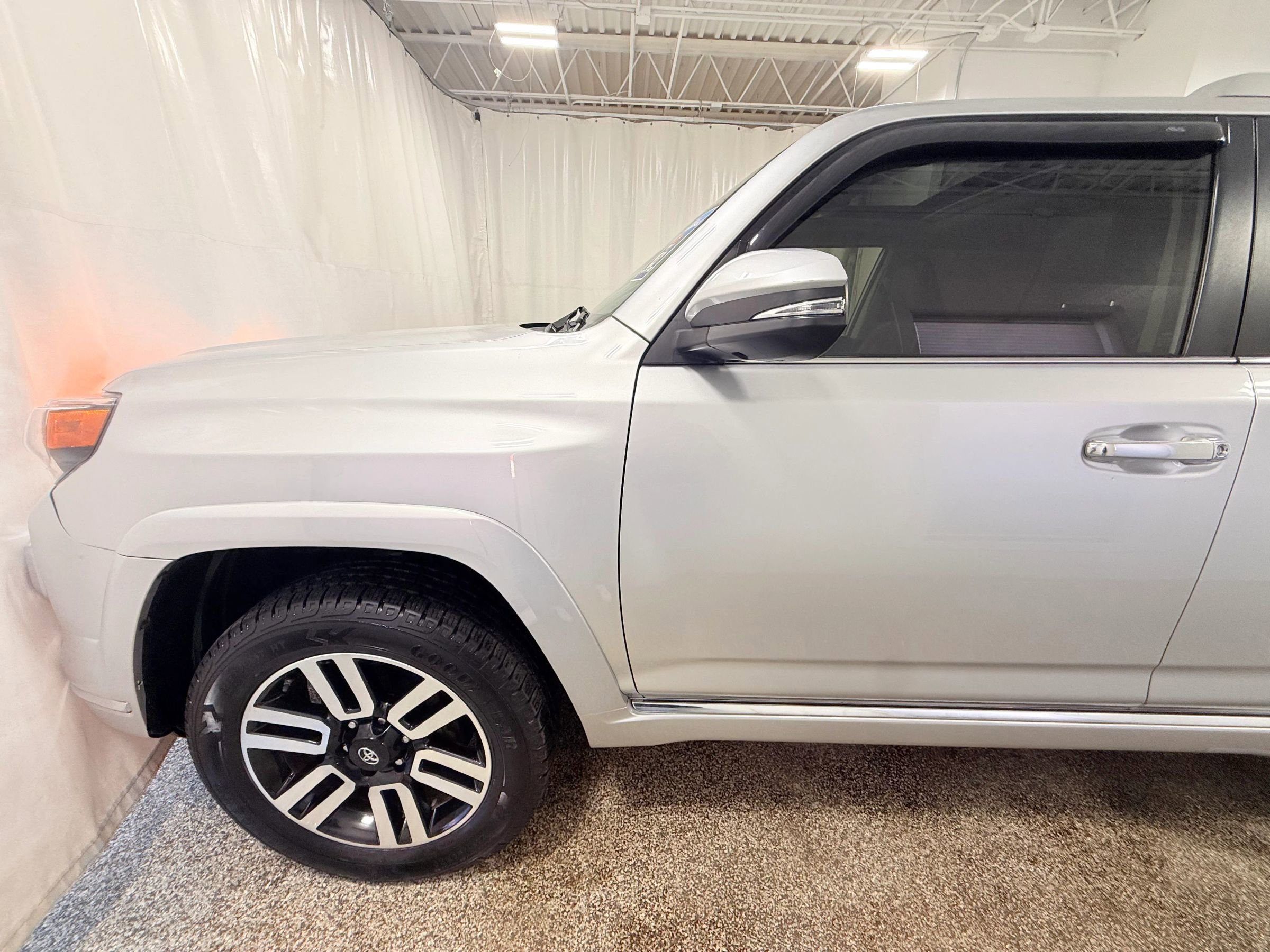 Used 2015 Toyota 4Runner Limited image 4