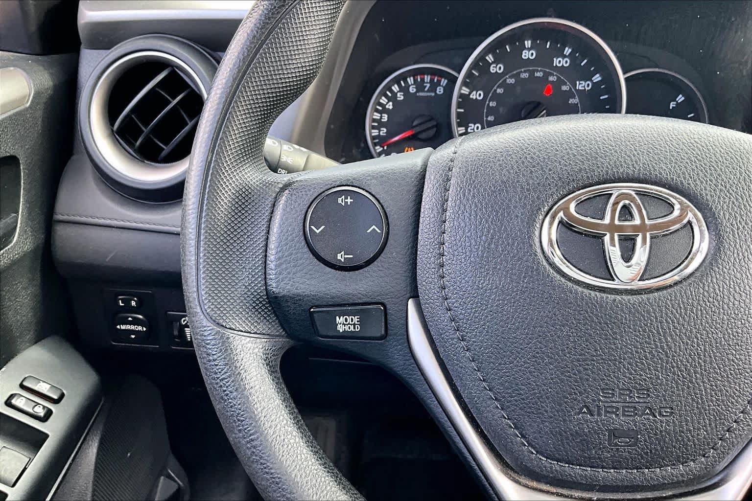 Used 2016 Toyota RAV4 LE FWD image 21