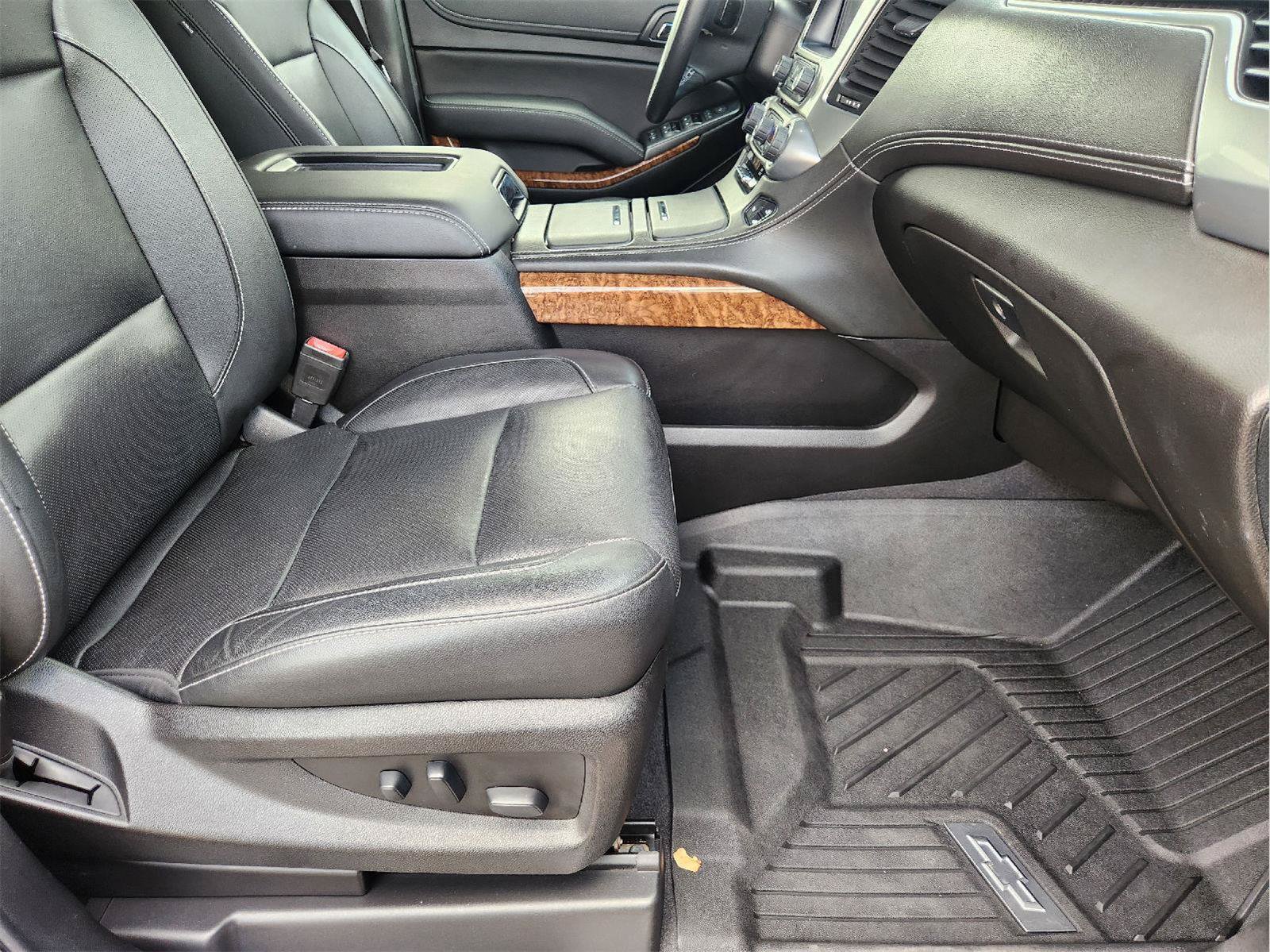 Used 2019 Chevrolet Tahoe Premier w/ RST 6.2L Performance Edition RWD image 14