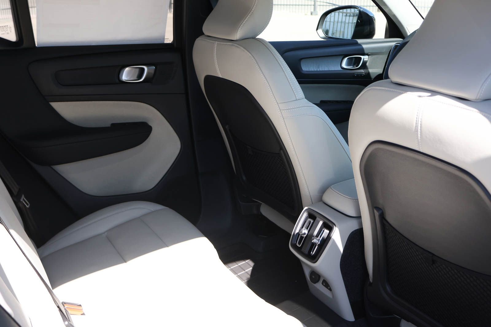 New 2026 Volvo XC40 B5 Plus w/ Protection Package Premier AWD/4WD image 20