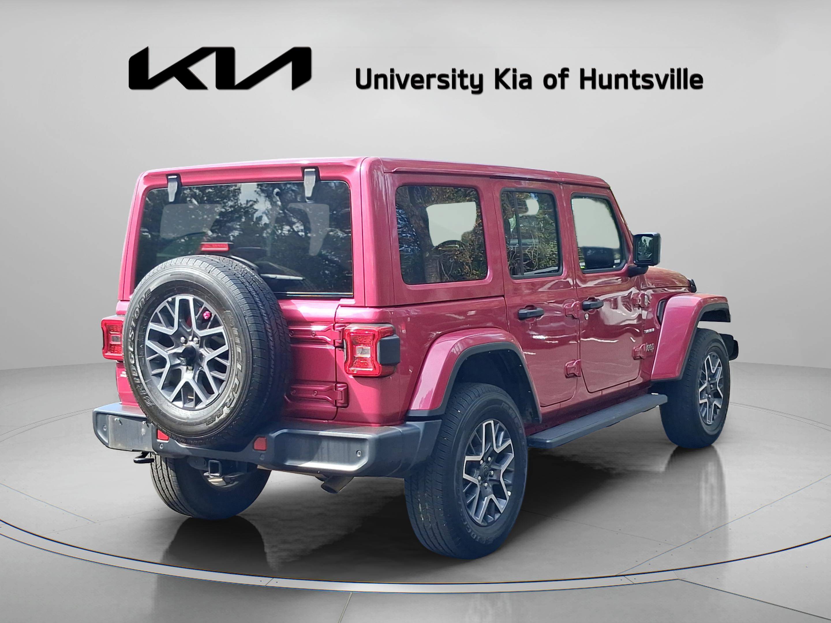 Used 2024 Jeep Wrangler Sahara w/ Technology Group AWD/4WD image 3