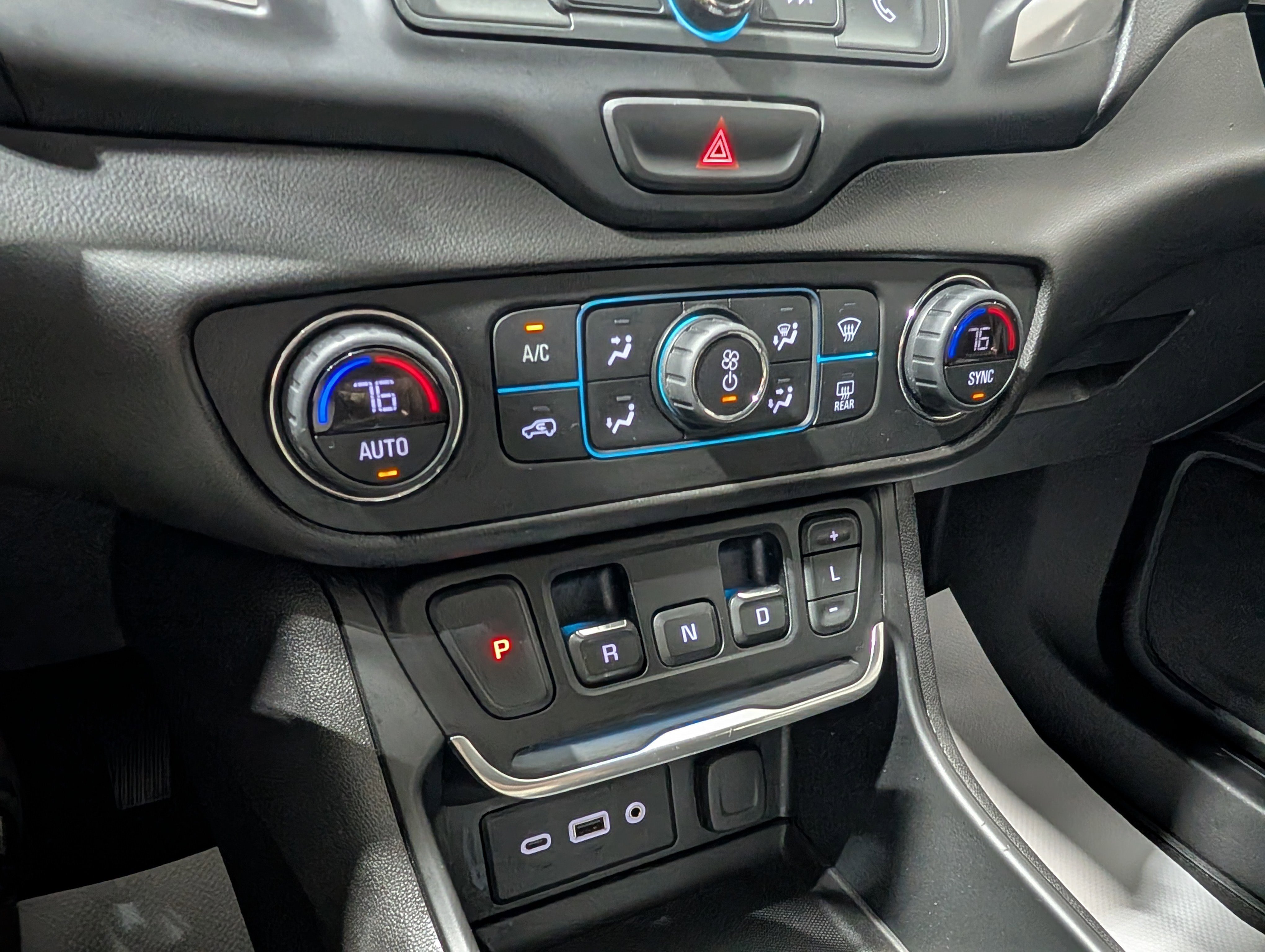 Used 2020 GMC Terrain SLE w/ Driver Convenience Package image 27