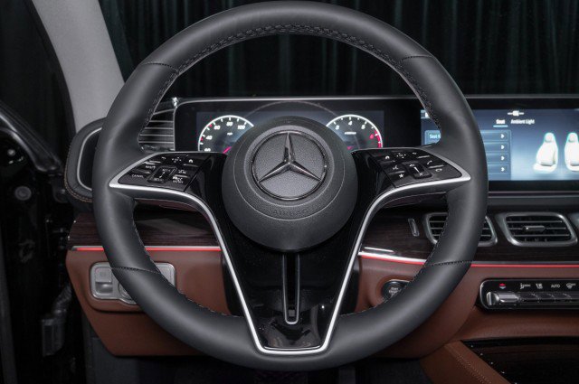 Certified 2026 Mercedes-Benz GLS 450 4MATIC image 21