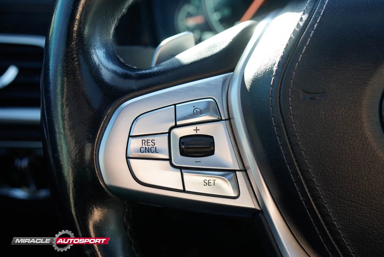 Used 2018 BMW 740i w/ M Sport Package image 39