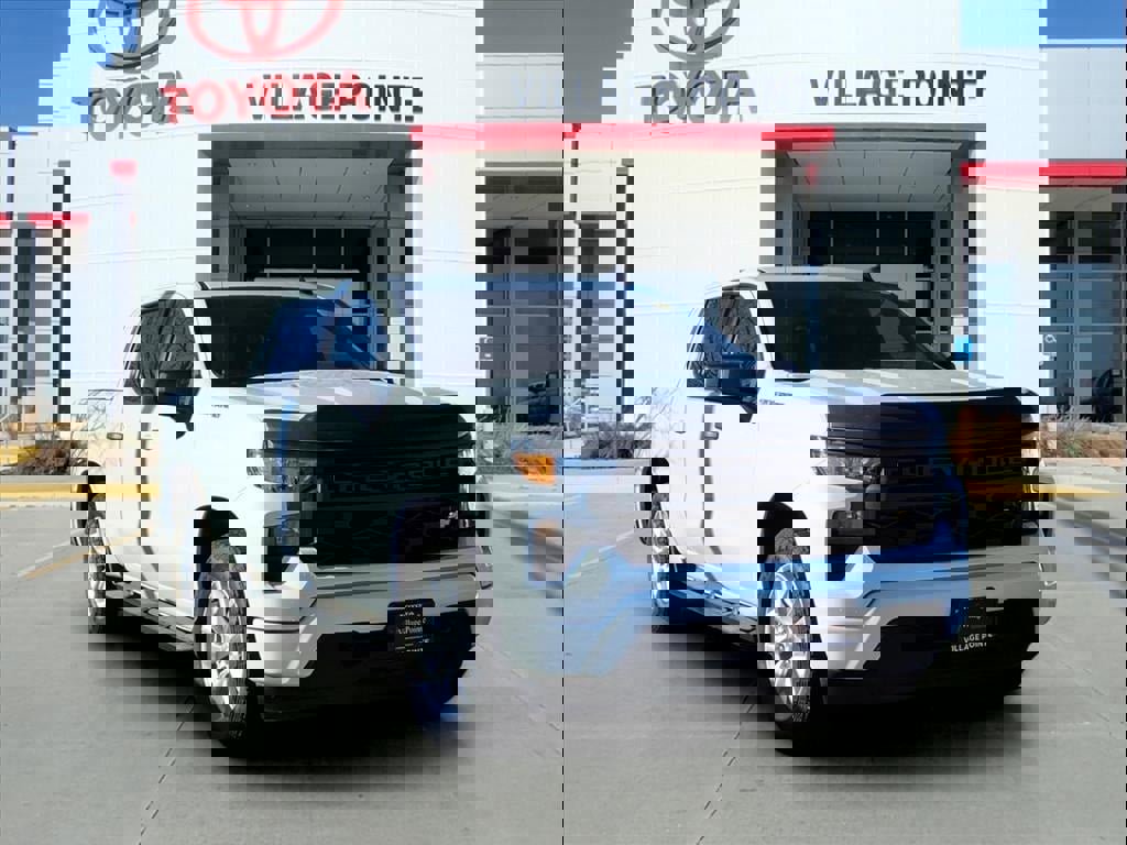 Used 2022 Chevrolet Silverado 1500 Custom image 3