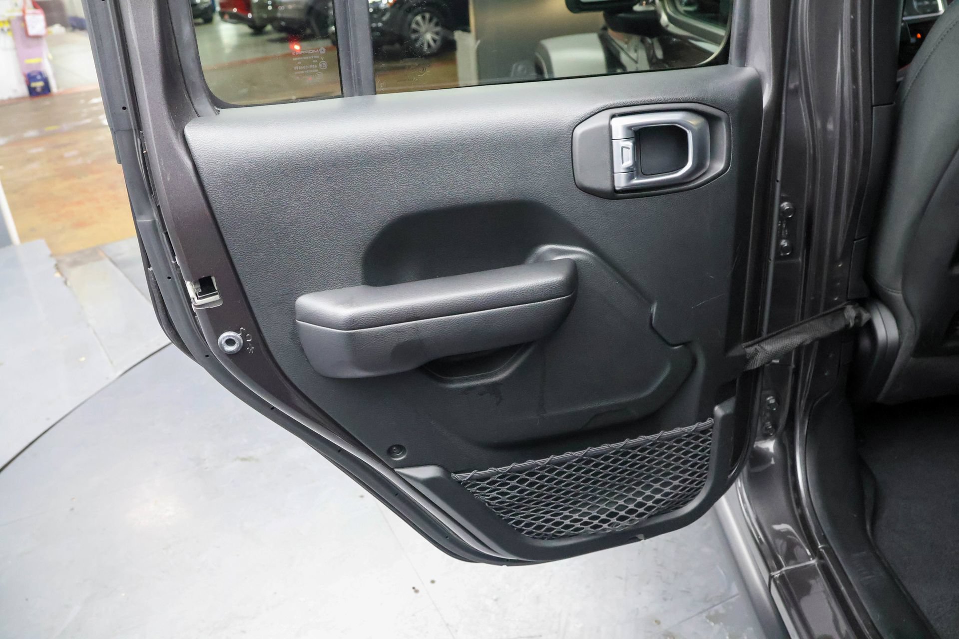 Used 2020 Jeep Wrangler Unlimited Rubicon w/ Cold Weather Group AWD/4WD image 29