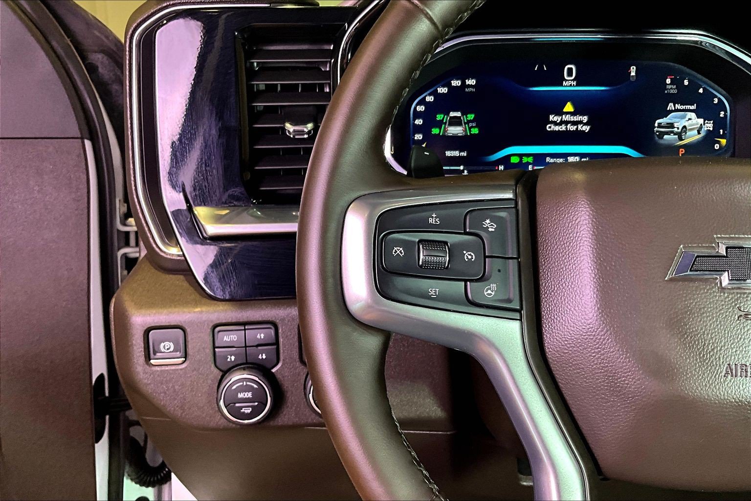 Used 2026 Chevrolet Silverado 1500 LT Trail Boss w/ LT Trail Boss Premium Package AWD/4WD image 13
