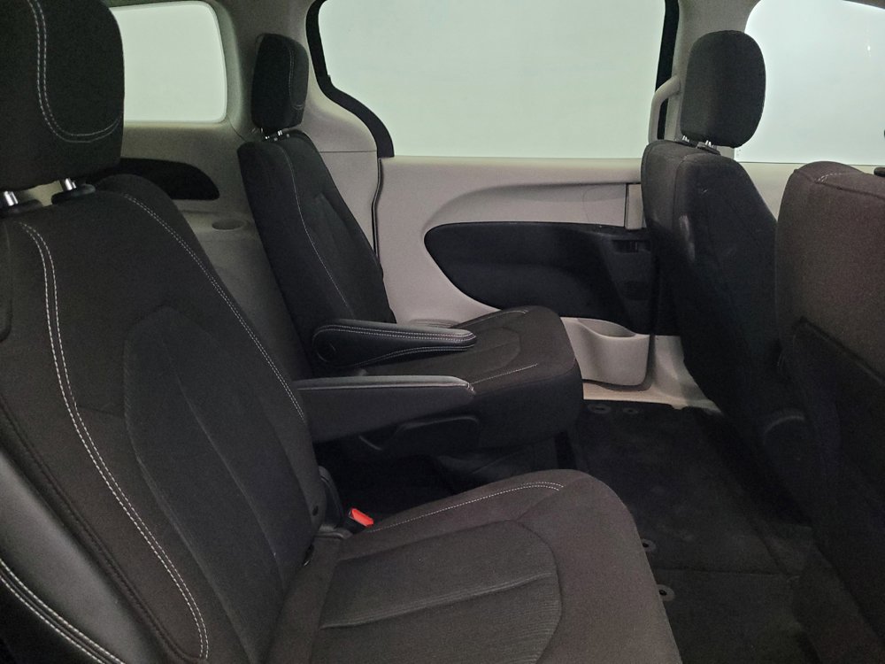 Used 2023 Chrysler Voyager LX FWD image 19