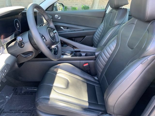 Certified 2025 Hyundai Elantra Limited FWD image 13