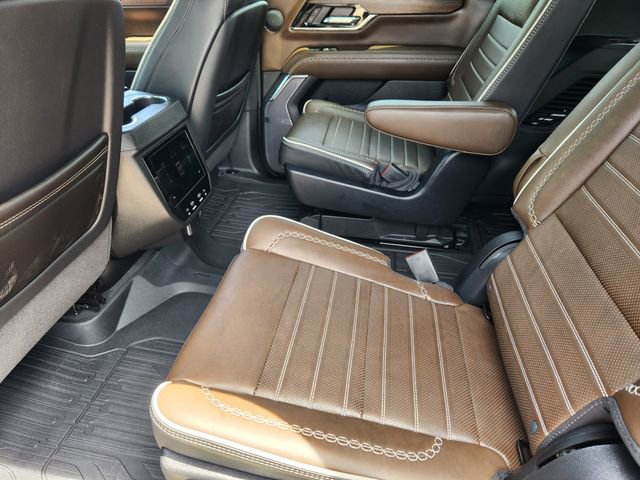 Used 2026 GMC Yukon Denali Ultimate w/ LPO, Floor Liner Package AWD/4WD image 31