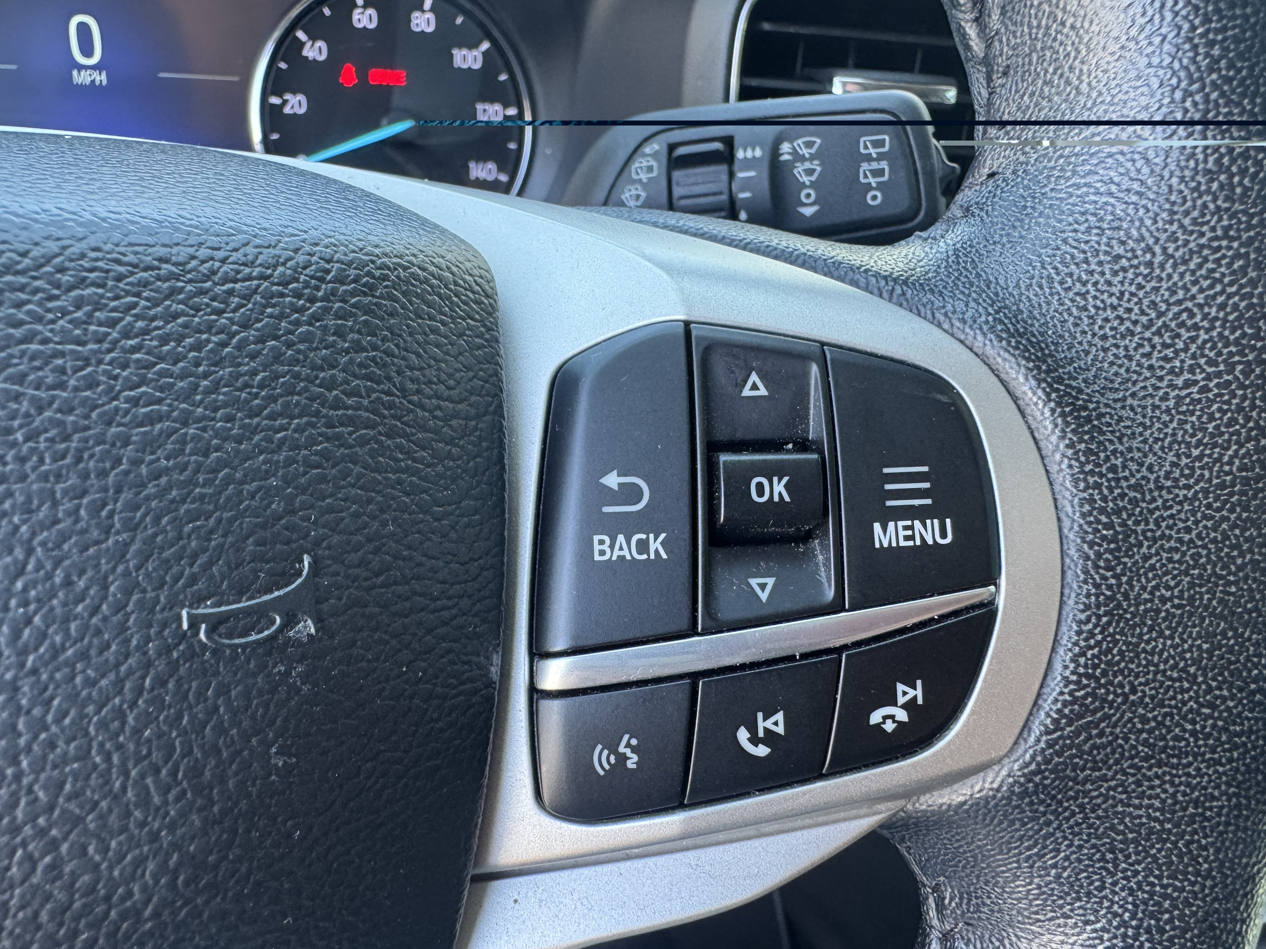 Used 2023 Ford Explorer XLT w/ Equipment Group 202A RWD image 13
