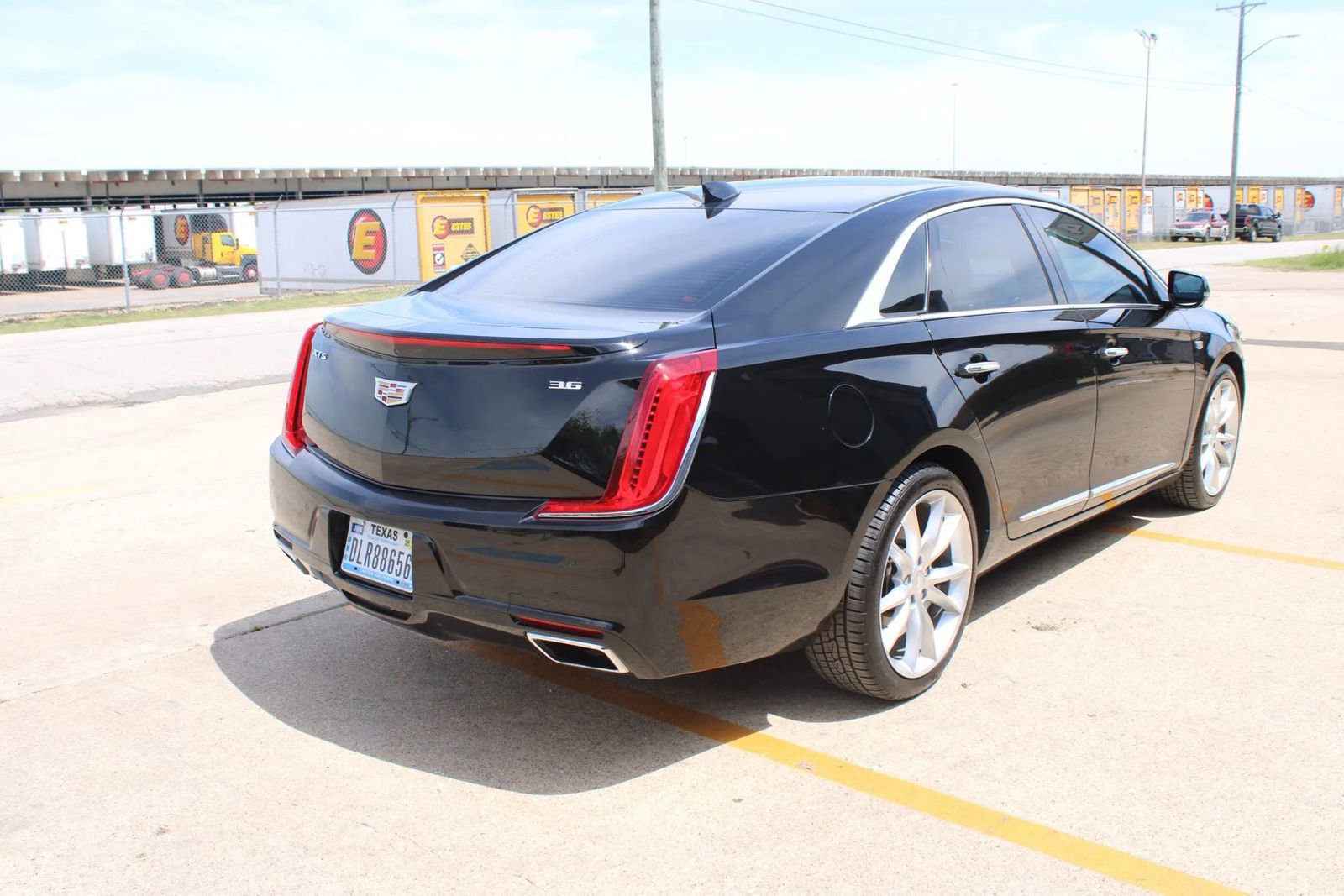 Used 2018 Cadillac XTS Premium Luxury w/ Driver Assist Package image 4
