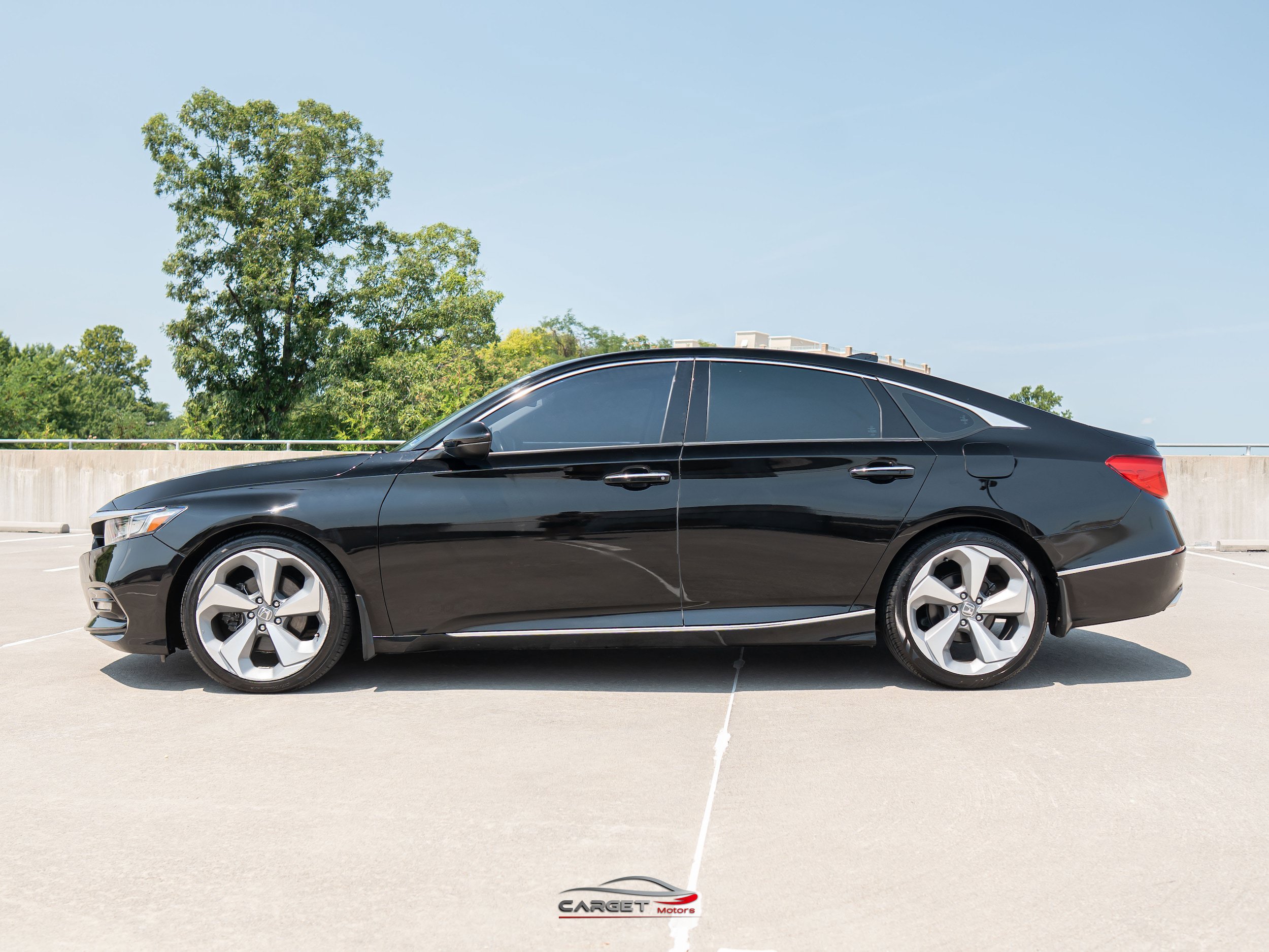 Used 2018 Honda Accord Touring image 4
