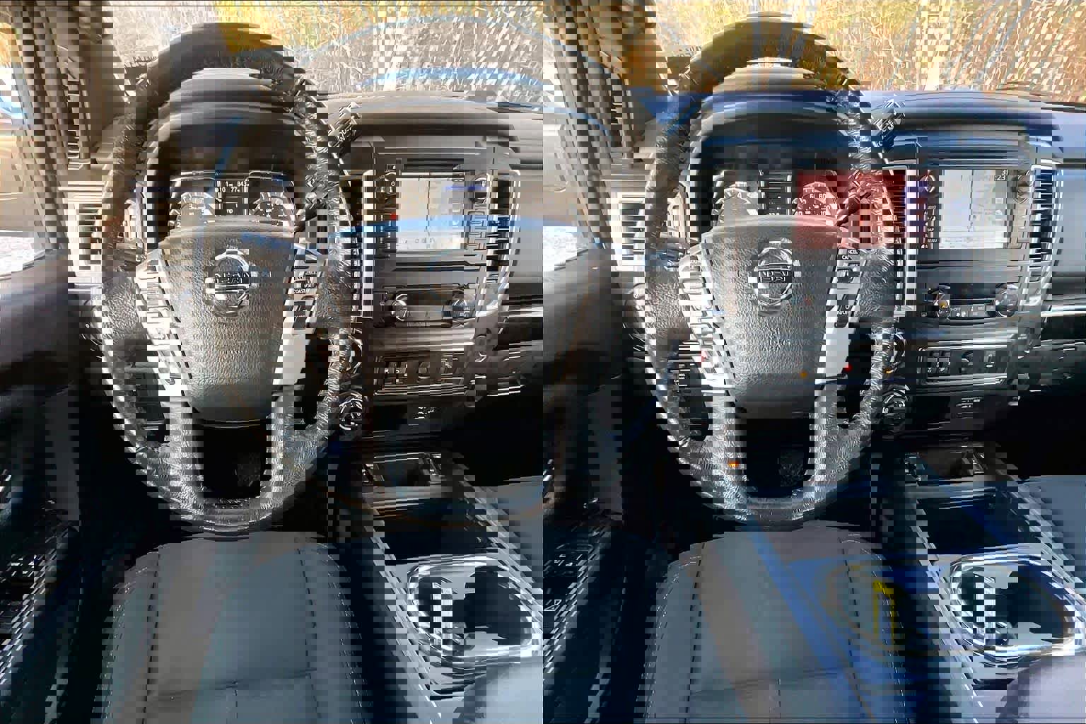 Used 2019 Nissan Titan SV w/ SV Convenience Package image 5