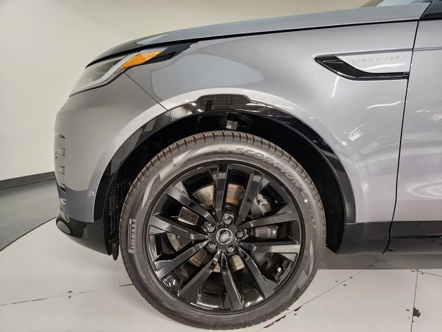 New 2026 Land Rover Discovery Limited Edition image 10