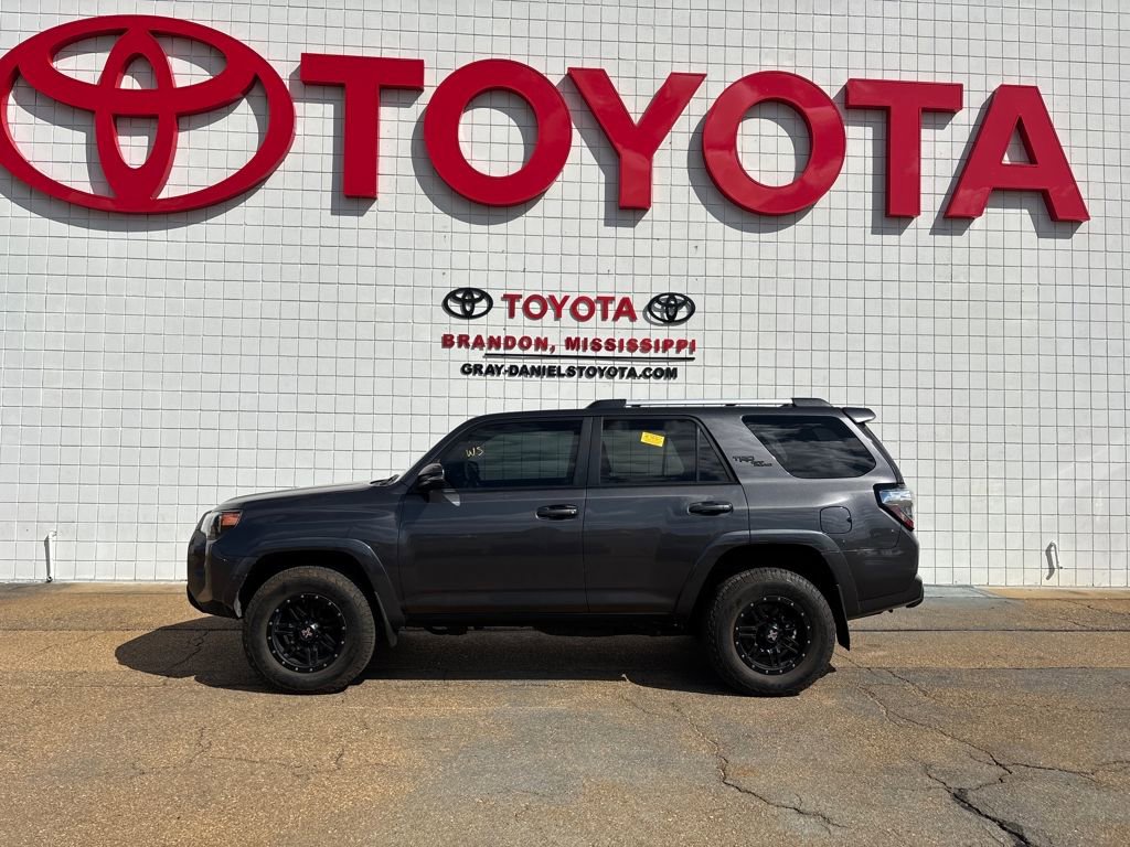 Used 2018 Toyota 4Runner TRD Off-Road Premium image 2