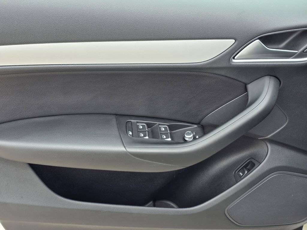 Used 2017 Audi Q3 2.0T Premium image 16