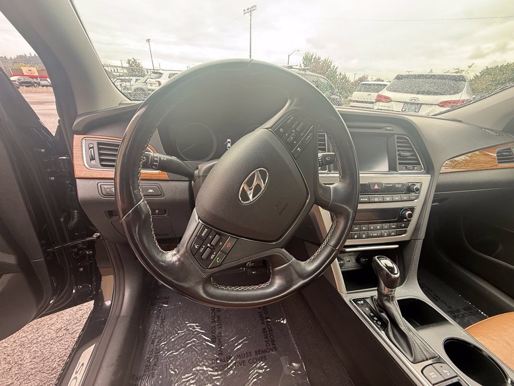 Used 2015 Hyundai Sonata Limited w/ Option Group 06 FWD image 20
