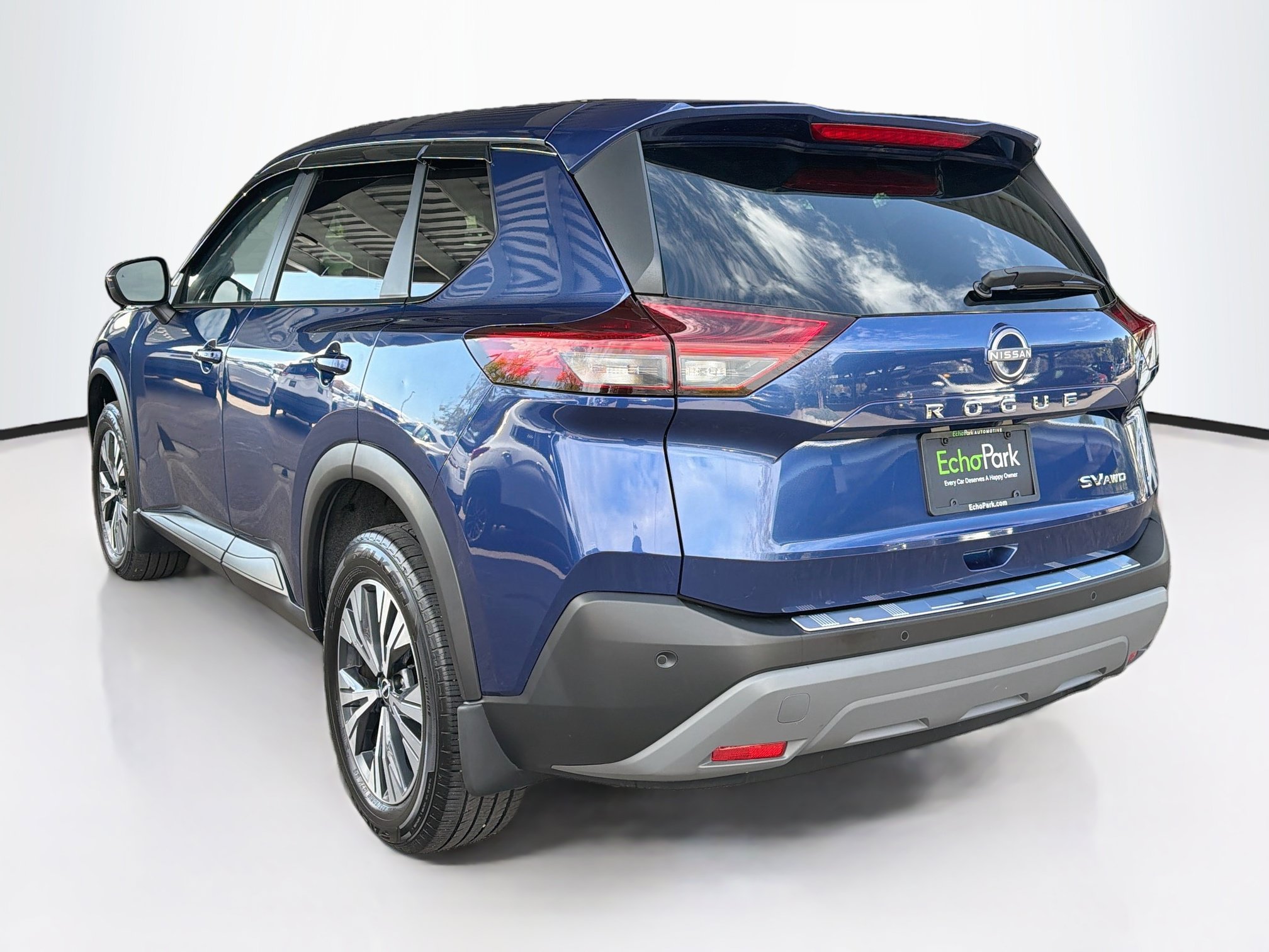 Used 2023 Nissan Rogue SV AWD/4WD image 5