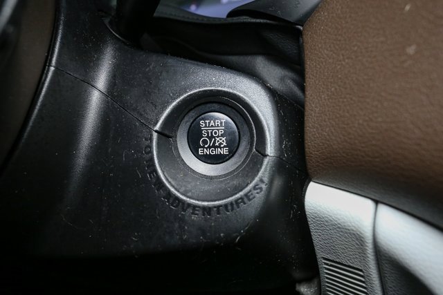 Used 2017 Jeep Renegade Limited image 30