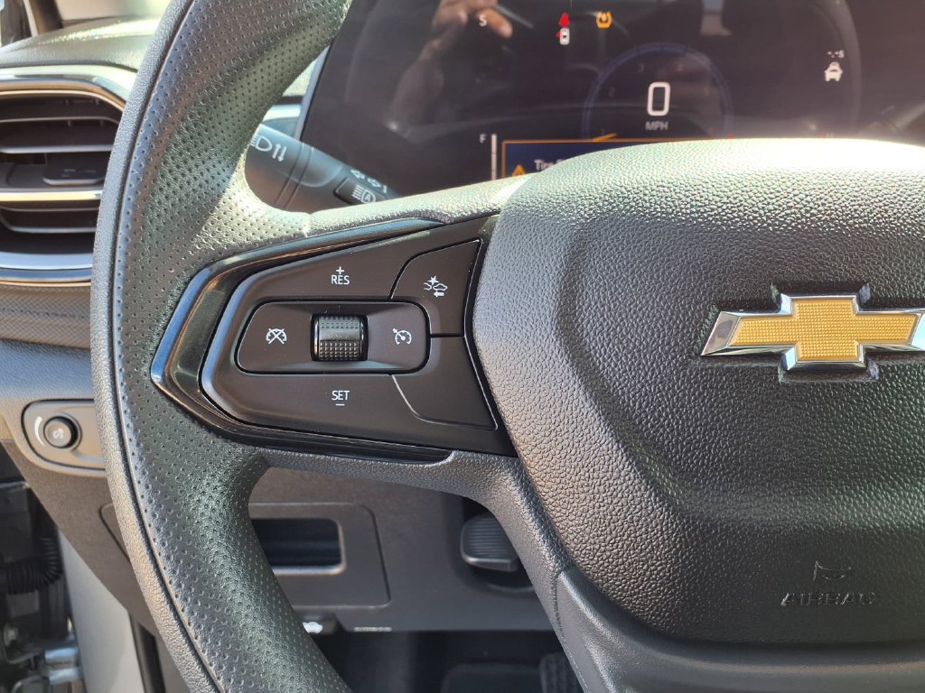 Used 2025 Chevrolet TrailBlazer LT AWD/4WD image 5