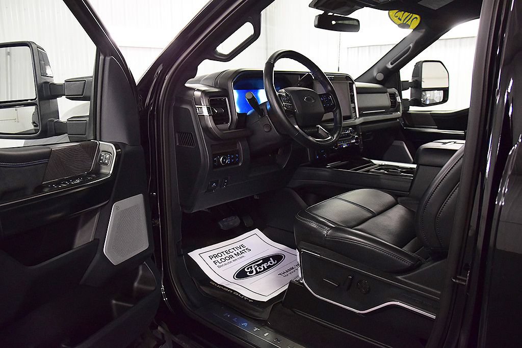 Used 2025 Ford F350 Platinum w/ FX4 Off-Road Package AWD/4WD image 14