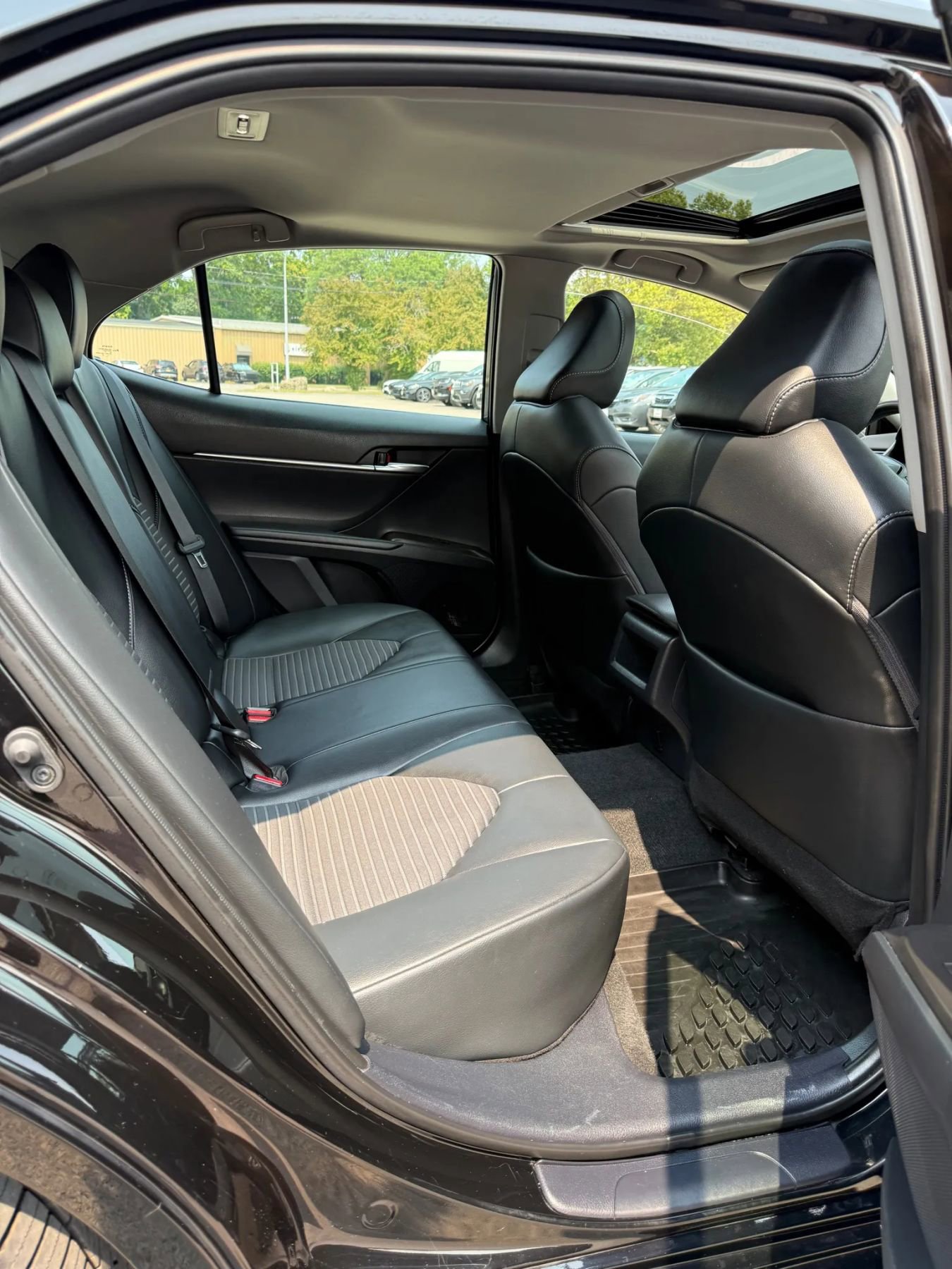 Used 2023 Toyota Camry SE w/ Cold Weather Package image 12