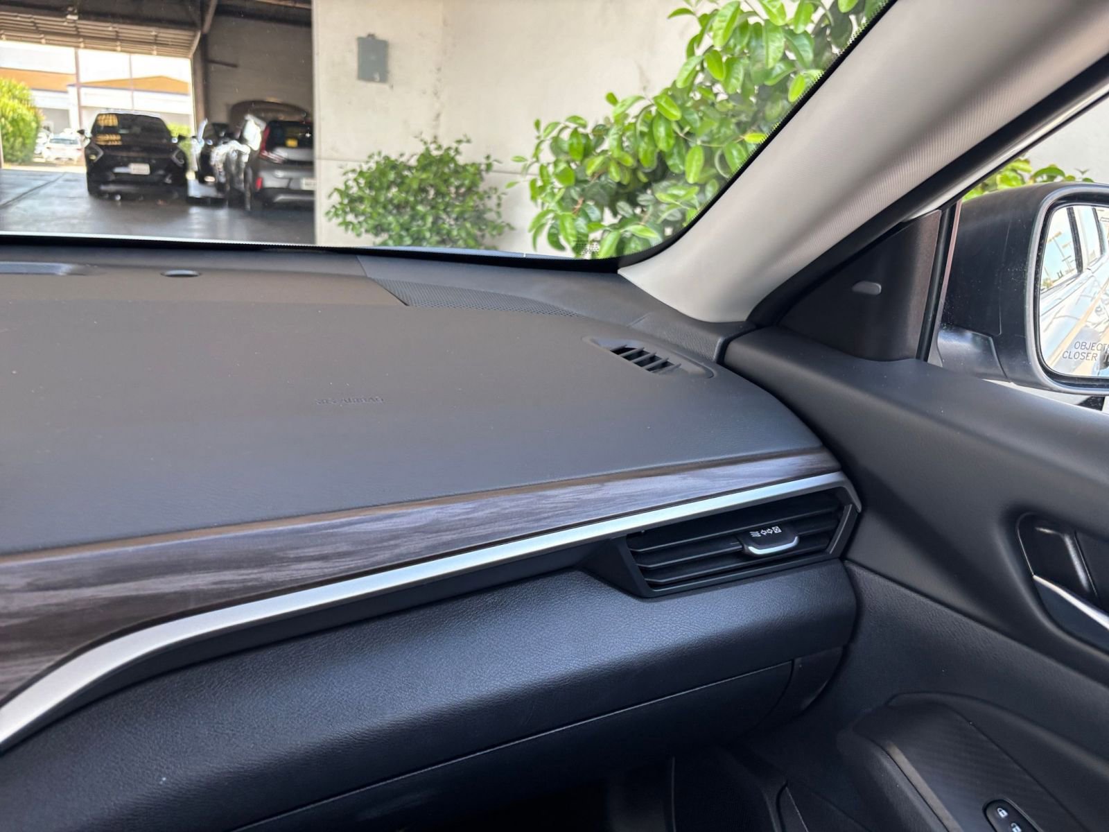 Used 2025 Nissan Altima 2.5 SV FWD image 36