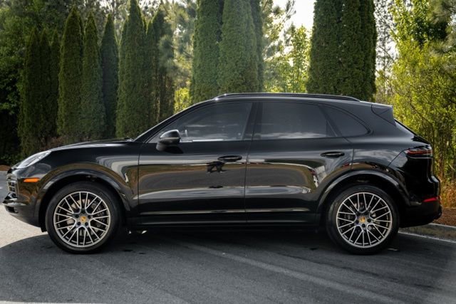 Used 2023 Porsche Cayenne Platinum Edition image 9