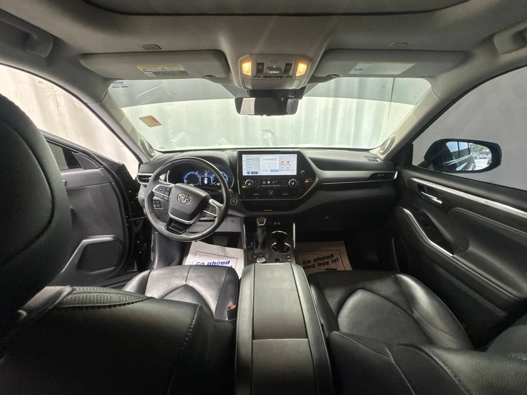 Used 2023 Toyota Highlander Platinum AWD/4WD image 21