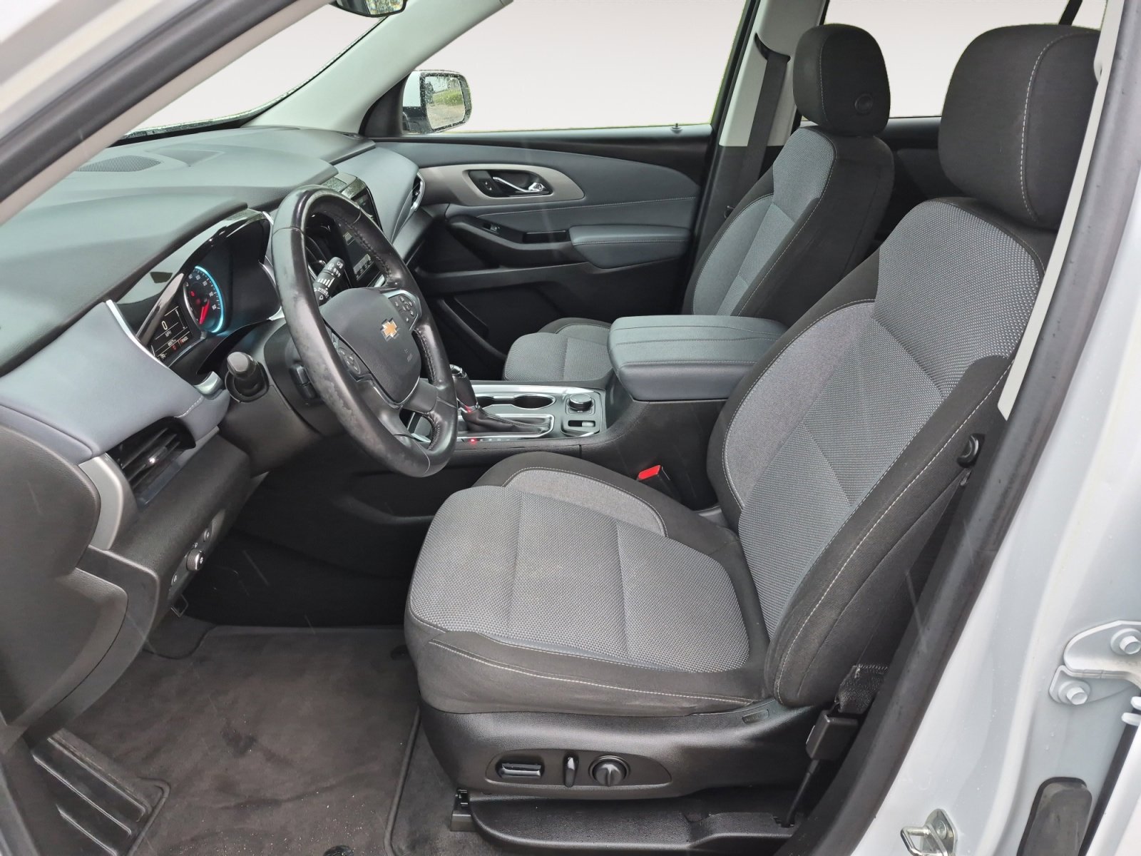 Used 2019 Chevrolet Traverse LT FWD image 22