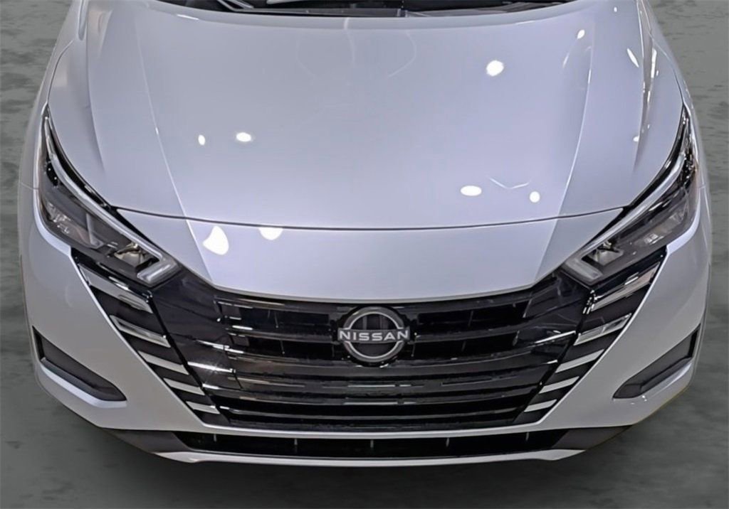 Used 2025 Nissan Versa SV w/ Trunk Package image 16