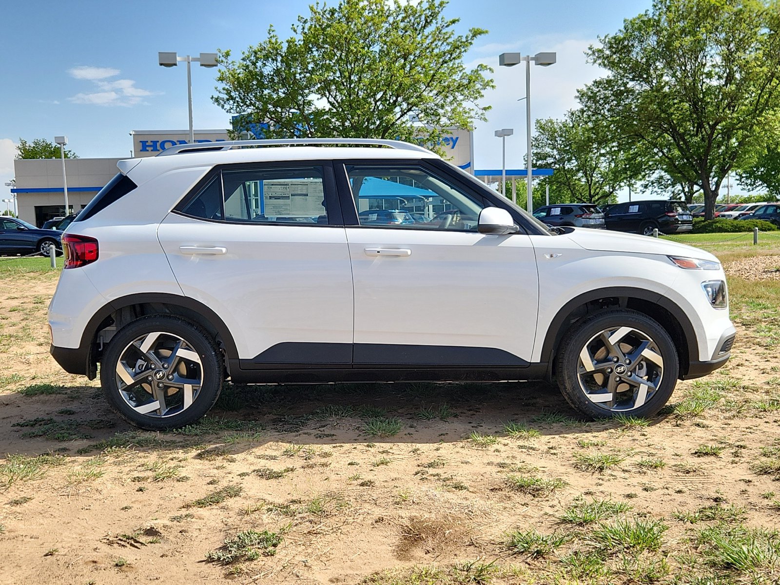 New 2026 Hyundai Venue SEL FWD image 6