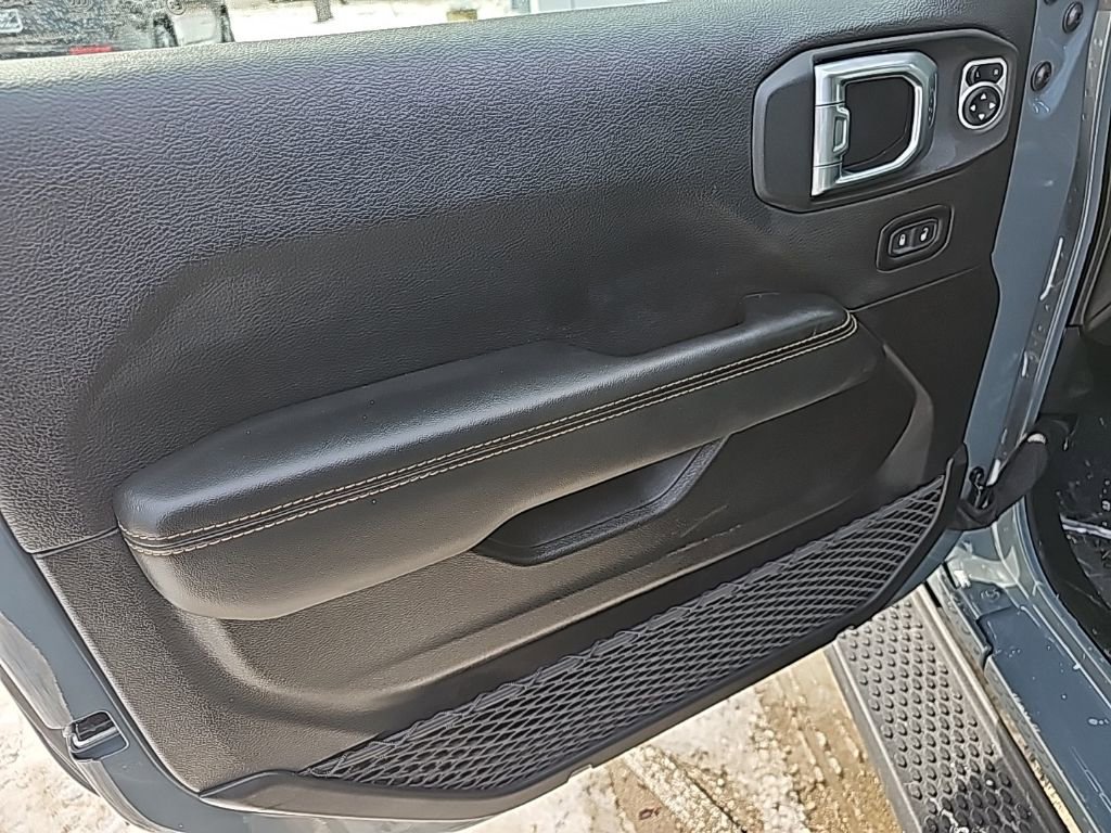 Certified 2025 Jeep Wrangler Unlimited Sahara image 15