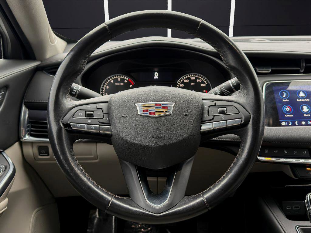 Used 2023 Cadillac XT4 Luxury image 16