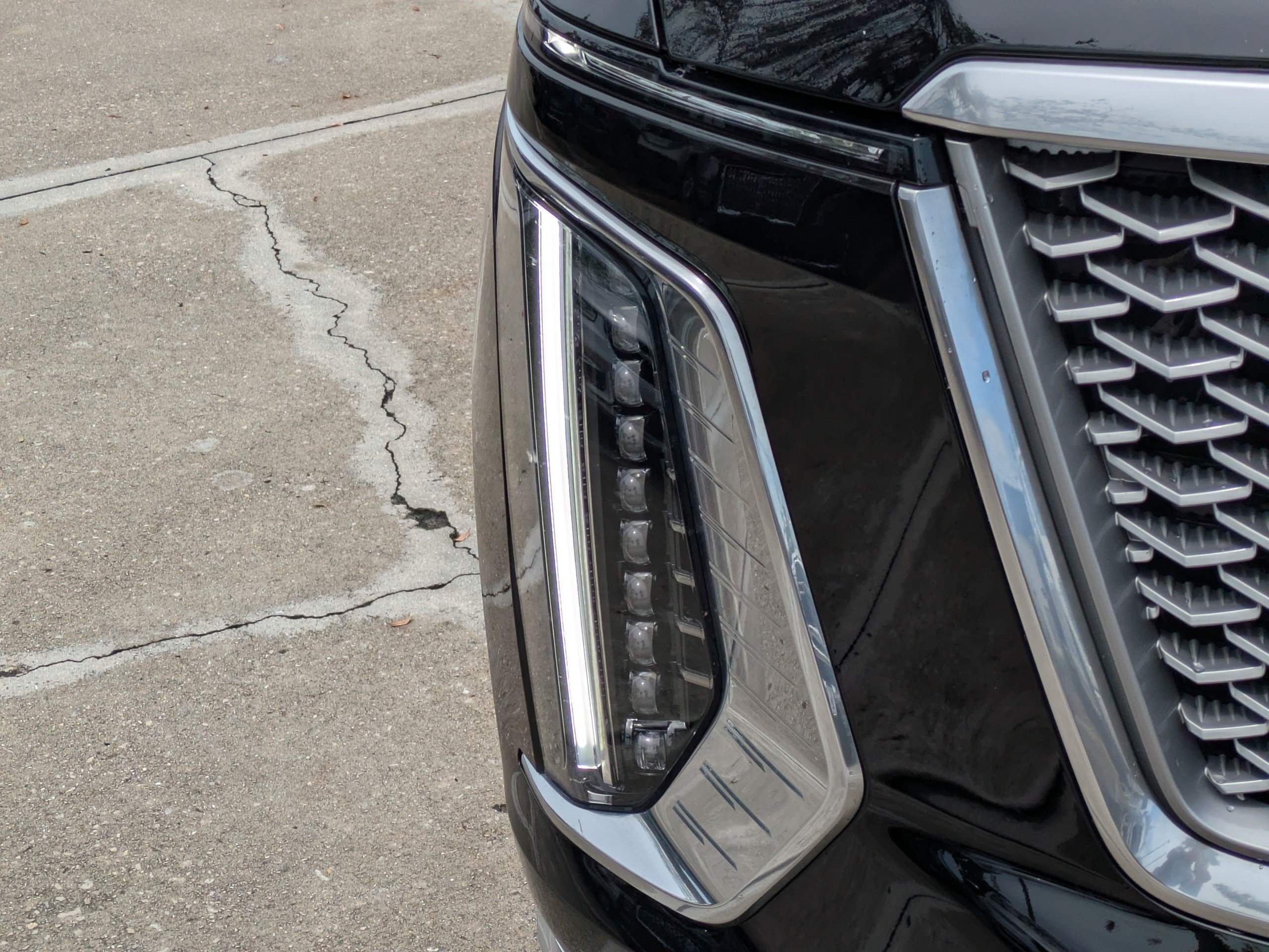 Used 2026 Cadillac Escalade Platinum Luxury w/ LPO, Radiant Package AWD/4WD image 9