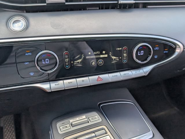 Used 2022 Genesis GV70 2.5T w/ Advanced Package AWD/4WD image 28
