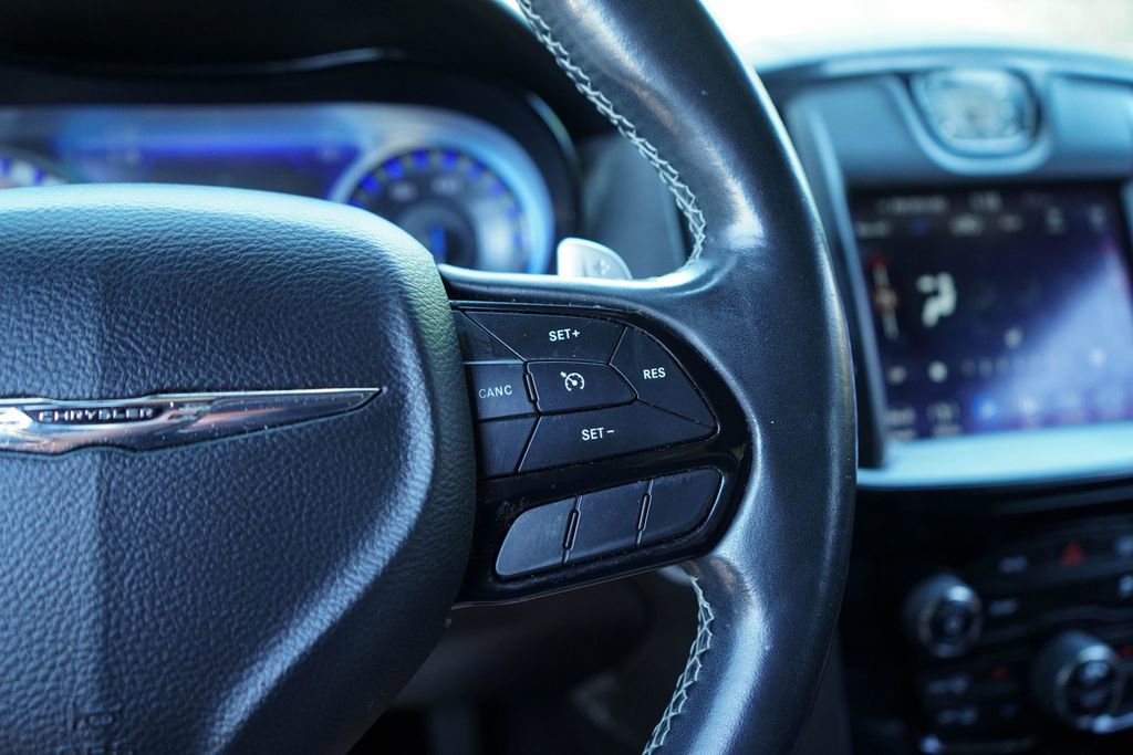 Used 2019 Chrysler 300 S image 32