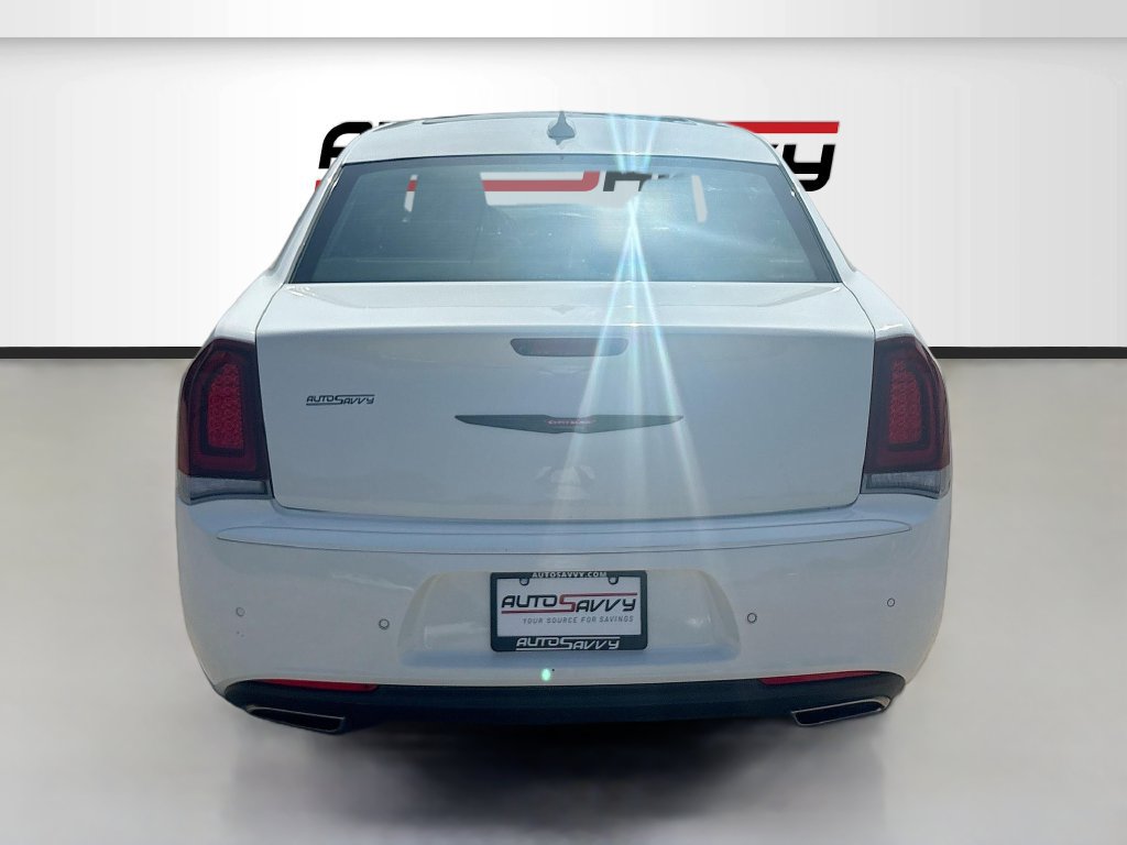 Used 2023 Chrysler 300 S w/ Comfort Group RWD image 6