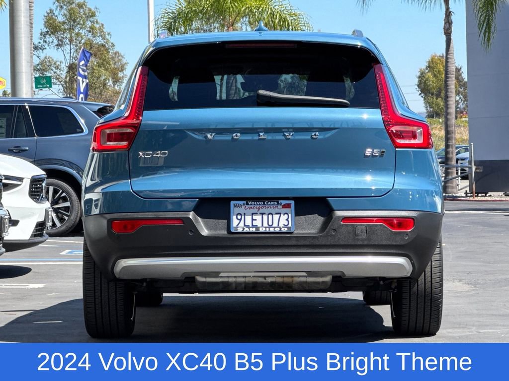 Certified 2024 Volvo XC40 B5 Plus w/ Protection Package Premier image 4
