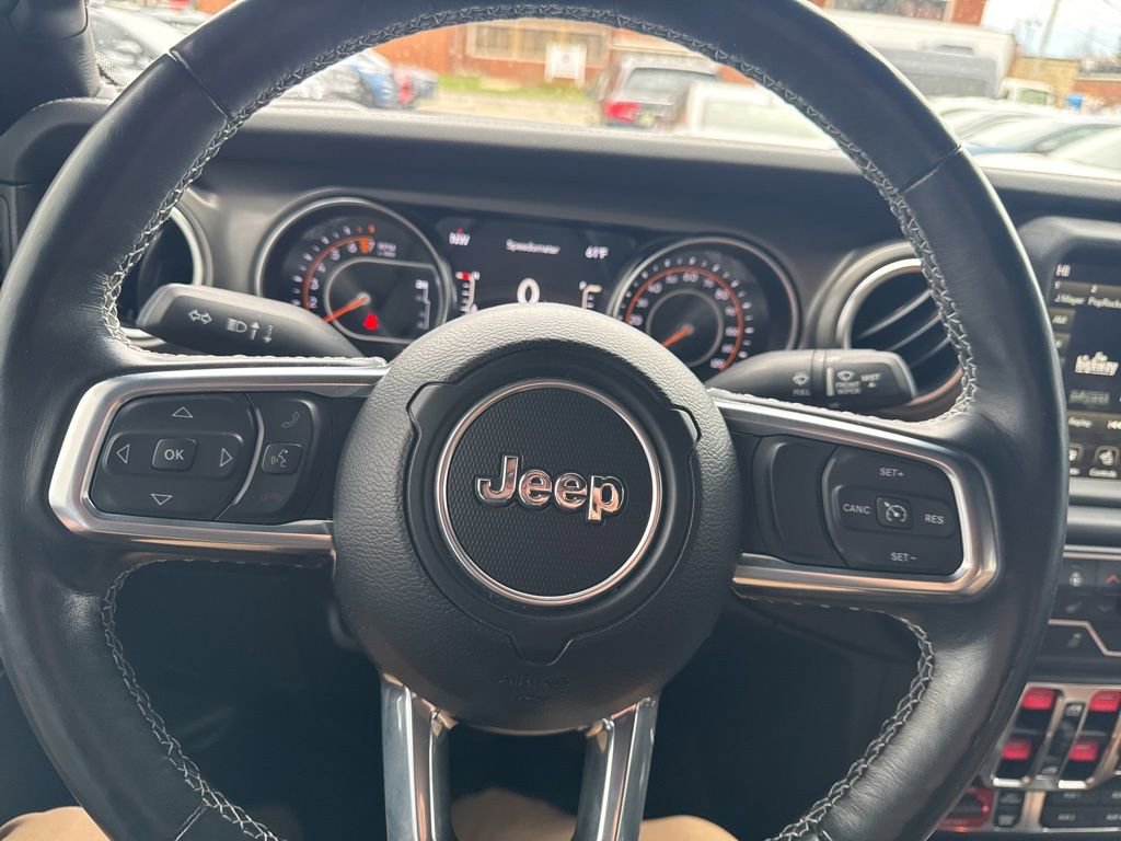 Used 2023 Jeep Gladiator Rubicon w/ Cold Weather Group image 20