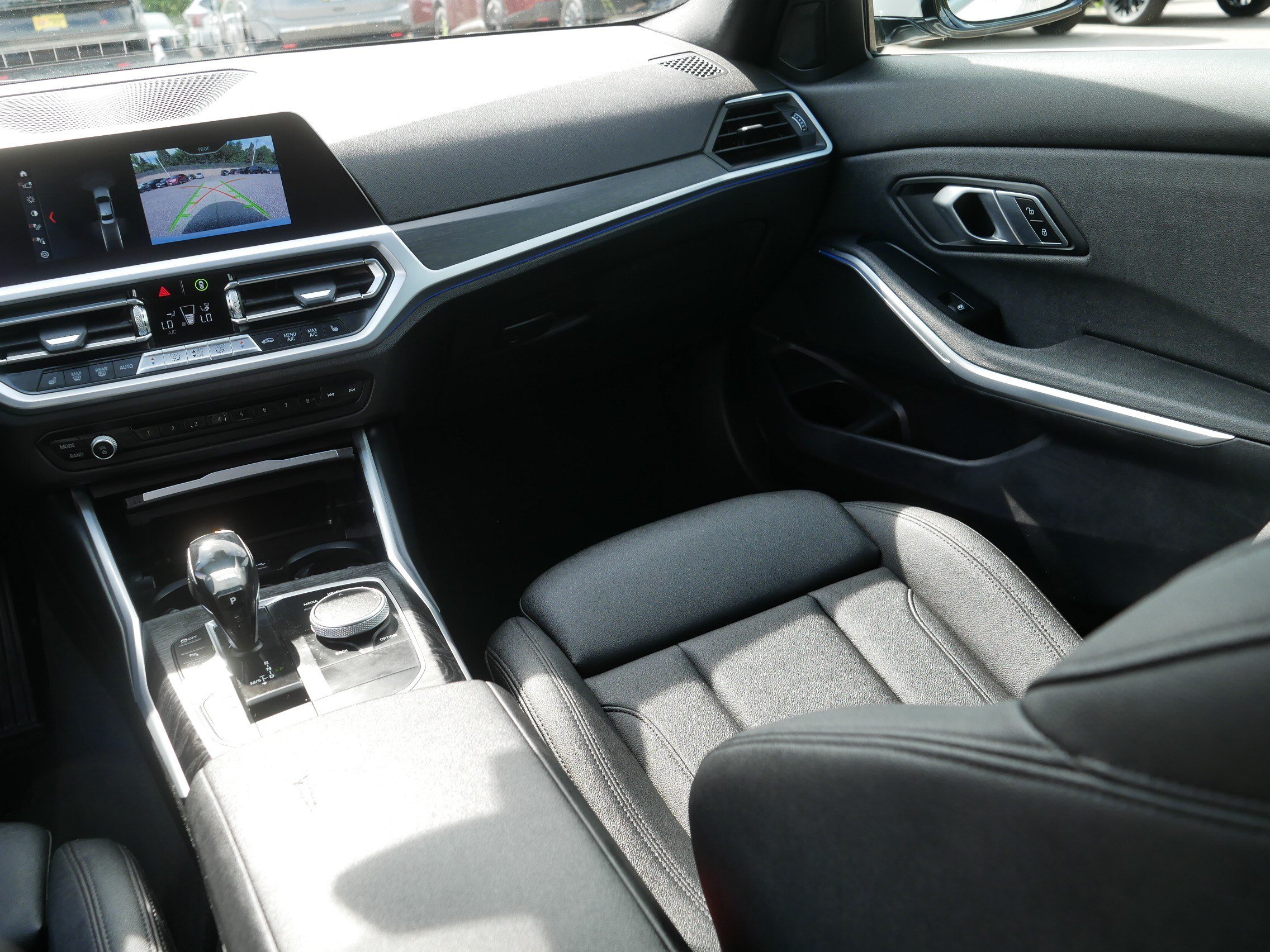 Used 2020 BMW 330i xDrive Sedan AWD/4WD image 11