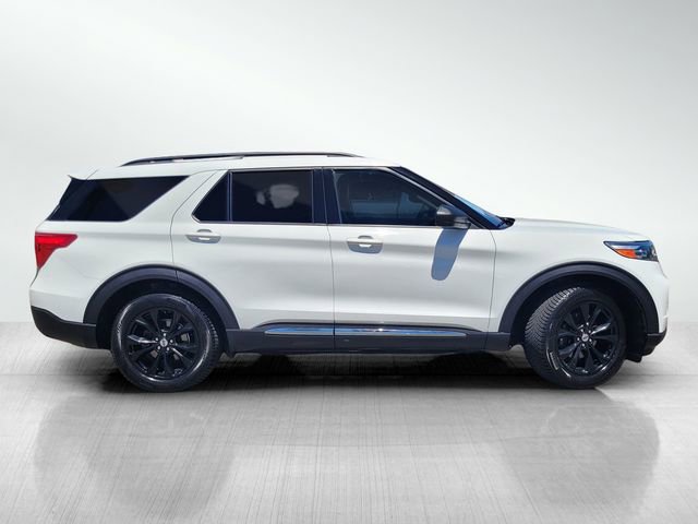 Certified 2020 Ford Explorer XLT w/ Equipment Group 202A AWD/4WD image 3